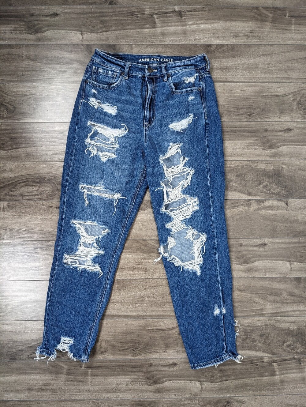 American Eagle Women's Mom Jeans Size 8 Distressed